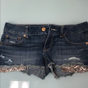 NWT AMERICAN EAGLE SHORTIE JEANS WITH BEAD DETAIL